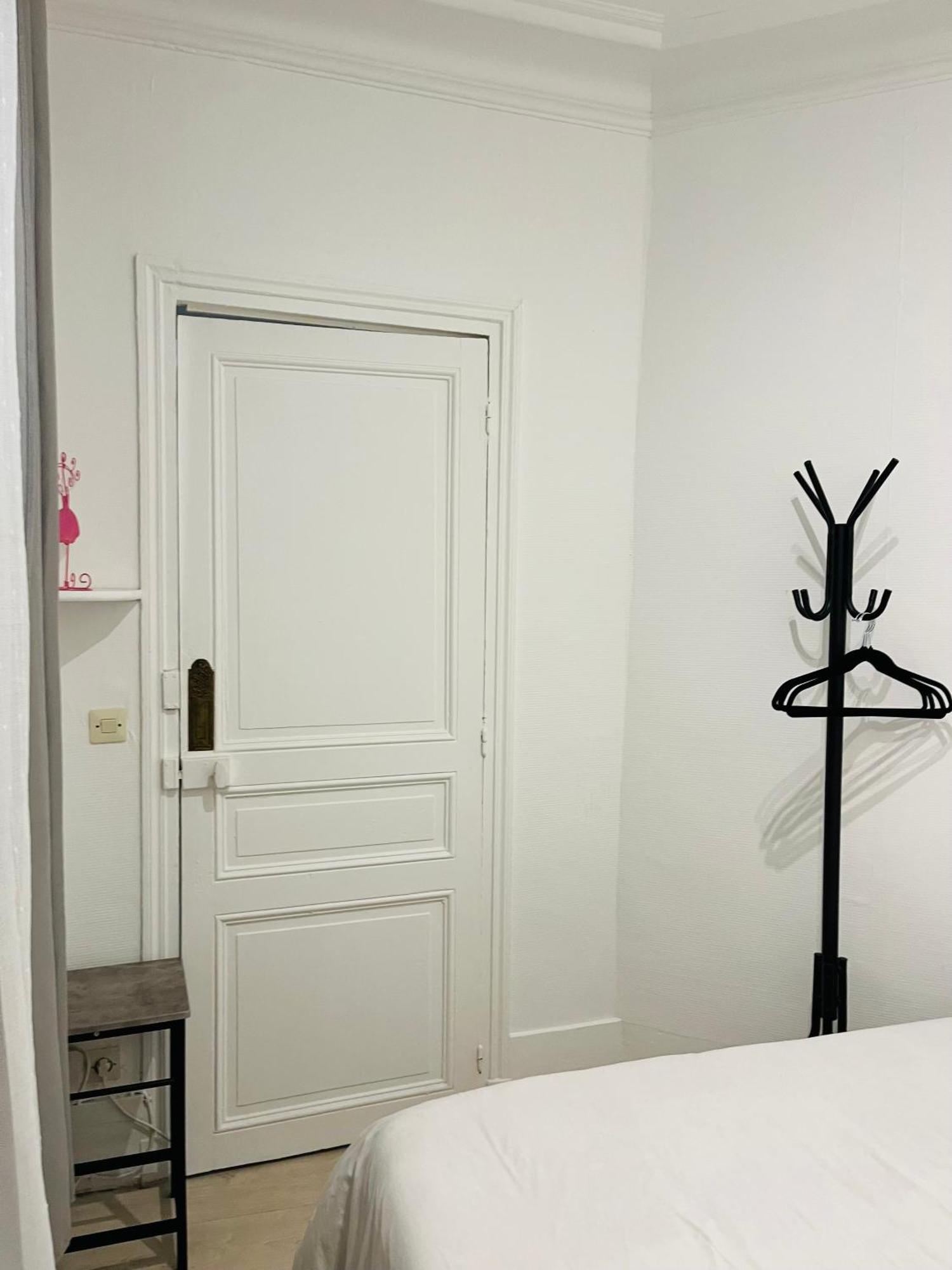 Apartment In Montmartre, Paris, Near Sacre-Coeur Read Host Profile For Booking Extérieur photo